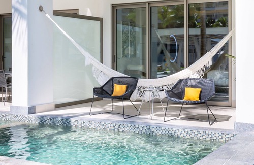 Puerto Juarez Station Balnéaire | VIP Access💎SwimUp🏊‍♂️OceanView🏝️588 sqft✈️Near Airport & Downtown Cancun