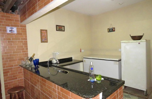 Piracicaba Maison | Piscine chauffée, toutes les chambres avec air conditionné, tv et WI-FI, et +