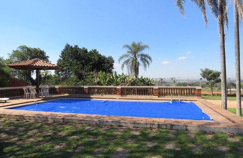 Piracicaba Maison | Piscine chauffée, toutes les chambres avec air conditionné, tv et WI-FI, et +