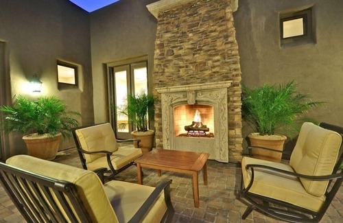 Talon Retreat Maison | 'SWINGING BRIDGE' Gated, Accueil du terrain de golf.