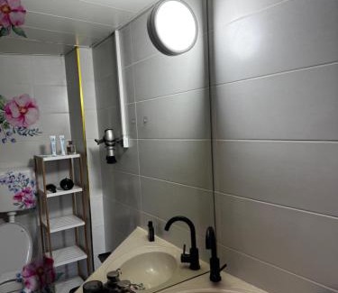 Ashdod Appartement | Swita Nir - Hot tub, Beach & Barbeque