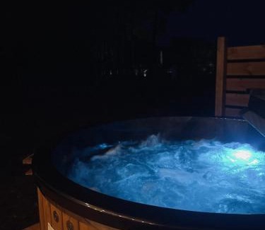Swornegacie Maison | Sworna łąka z zewnętrznym SPA- sauna, jacuzzi, balia