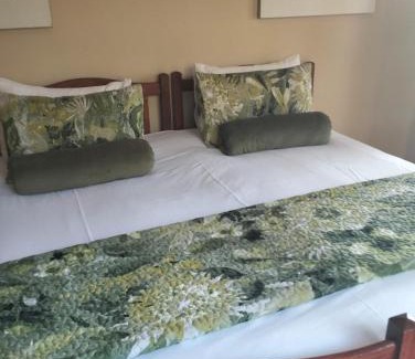 Ligfontein Maison | Sycamore Fig House next 2 Hulala Lodge