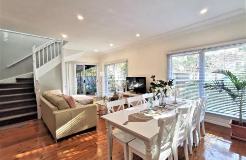 Miranda Maison | Sydney Meets Miranda, Comfy 4 Bedrooms Corner House