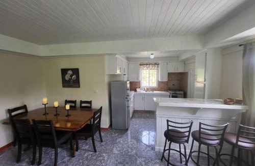 Barroui Maison | Sylvania Kozie Korner