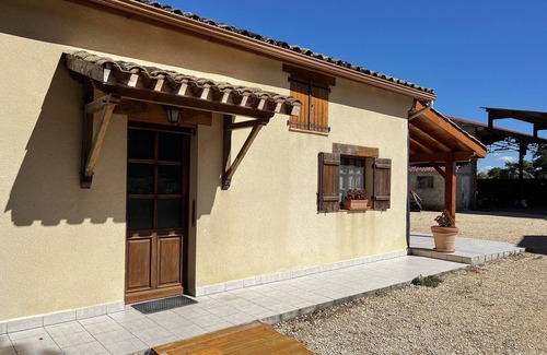 Cavarc Maison | Sympathique gite situé sur une ancienne exploitation agricolebelle terrasse,