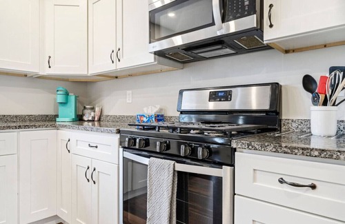 Old Orchard Beach Appartement | Symphonic Serenity: 2BR Rhythmic Retreat