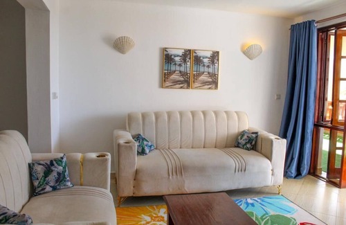 Bouvet Island Lit Et Petit-Déjeuner | Symphony Seafront House Mombasa