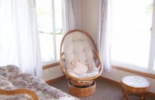 Jordan Cabine | Syracuse NY, Cross Lake Cottage Lake Front 2 Bedroom Sunset Bonus!