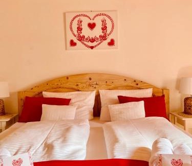 Fertoendred Maison | SZÍVES LAK