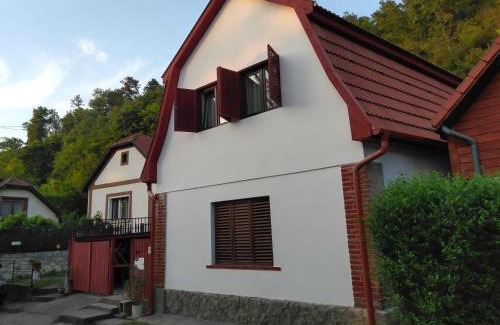 Zebegeny Maison | Szőnyi úti vendégház