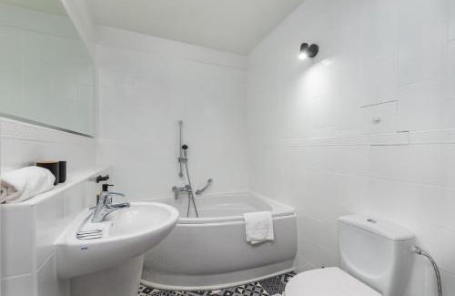 Grochow Appartement | Szaserów 47-49 by Homeprime