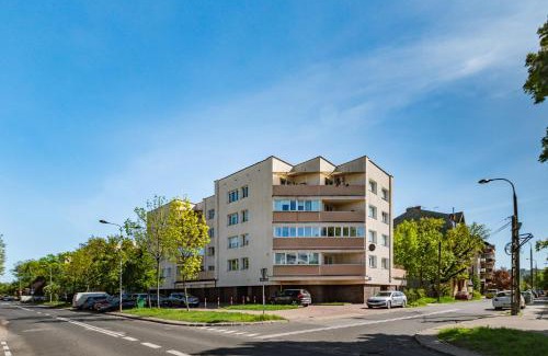 Grochow Appartement | Szaserów 47-49 by Homeprime