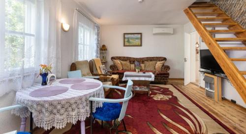 Turi Appartement | Türi Holiday Home, a simple house