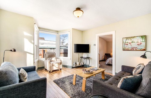 Bremerton Maison | T and B Cottage