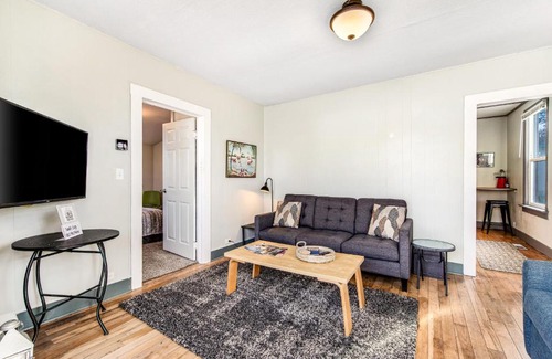 Bremerton Maison | T and B Cottage