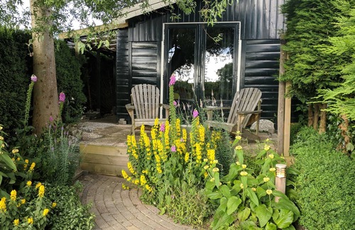 Schellinkhout Chalet De Ski | 't Atelier: calme et rustique au Markermeer
