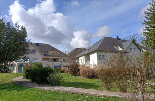 Salies-de-Bearn Appartement | T1 BIS dans résidence avec piscine B36