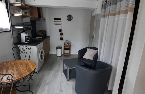 Frontenex Appartement | T1 Equipé avec parking- proximité gare - bus