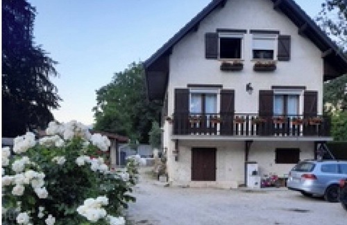 Frontenex Appartement | T1 Equipé avec parking- proximité gare - bus