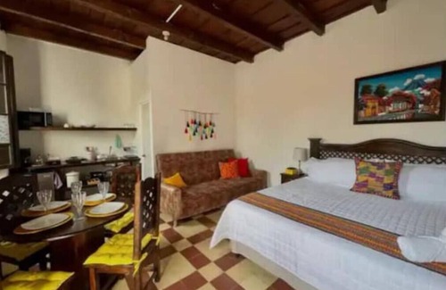Antigua Guatemala Maison | T1-House 14 guests 3 blocks from Central Park