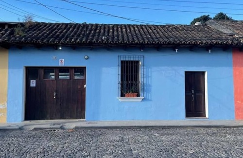 Antigua Guatemala Maison | T1-House 14 guests 3 blocks from Central Park