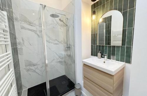Saint-Jean-d'Angely Appartement | T1Bis centre ville avec Patio