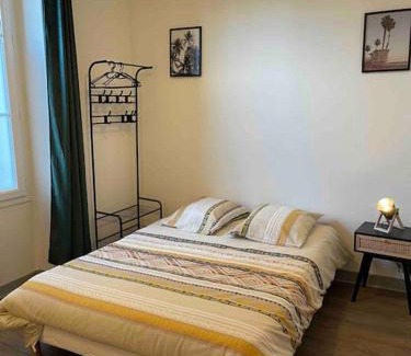 Bourges Appartement | T2 4 pers face gare SNCF Appart Hotel le Cygne 2