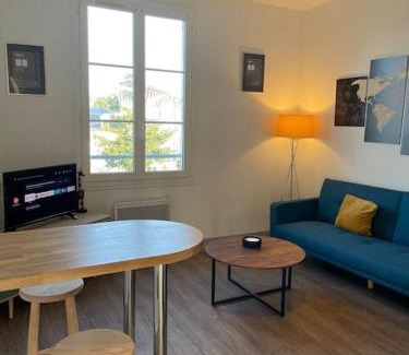 Bourges Appartement | T2 4 pers face gare SNCF Appart Hotel le Cygne 3