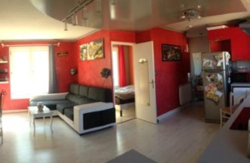Bourgoin-Jallieu Appartement | T2-42m2-Climatisation, lumière tamisée-garage