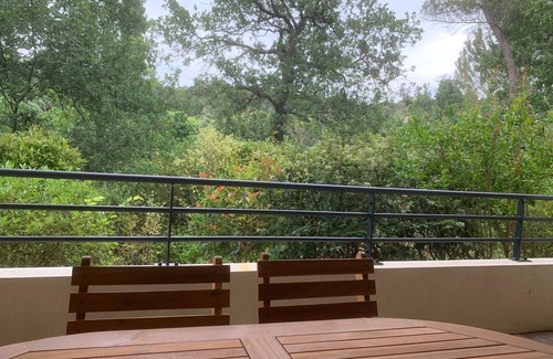 Est Appartement | T2 Aix en Provence piscine terrasse climatisé