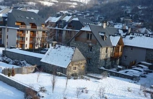 Saint-Lary-Soulan Appartement | Appartement T2 de 2 à 4 personnes au coeur du village, IDEAL POUR CURISTES.