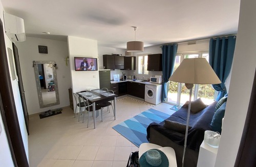 Lozari Appartement | Appartement T2 dans résidence avec piscine à 400m de la plage de Lozari