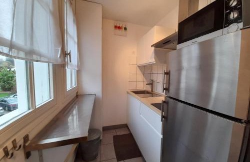 La Roche-Posay Appartement | T2 au centre-ville avec WiFi et ascenseur à La Roche-Posay - FR-1-541-152