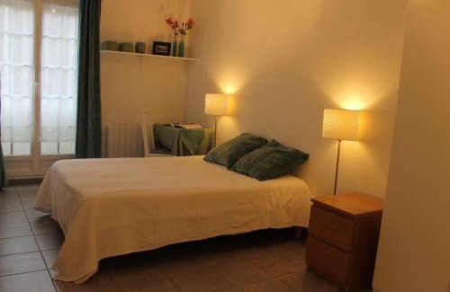 La Roche-Posay Appartement | T2 au centre-ville avec WiFi et ascenseur à La Roche-Posay - FR-1-541-152
