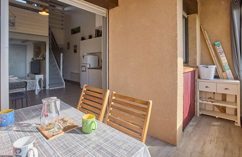 Cazaubon Appartement | T2 bis with veranda, countryside view for 4, parking, wifi