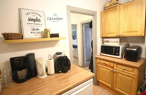 Saint-Lary-Soulan Appartement | T2 Centre Village - Proximité télécabine - Vue montagne Plein Sud - Terrasse couverte - Balcon - Chambre 1 Lit double en 160 - Salon 1 canapé convertible en 140 - Cuisine séparée