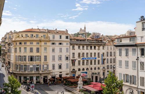 Opera Appartement | T2 Chic, Vue Vieux-Port et Notre Dame, Atypique, Calme, Clim, 48M2, Accès autonome avec code