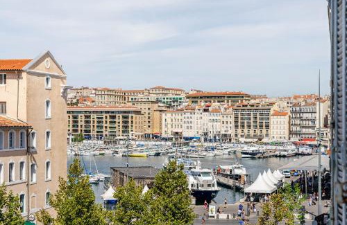 Opera Appartement | T2 Chic, Vue Vieux-Port et Notre Dame, Atypique, Calme, Clim, 48M2, Accès autonome avec code