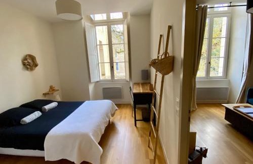 Les 3 Cites Appartement | T2 cosy et calme, parking privé et fibre inclus