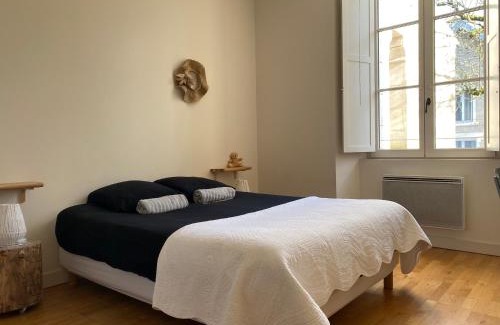 Les 3 Cites Appartement | T2 cosy et calme, parking privé et fibre inclus
