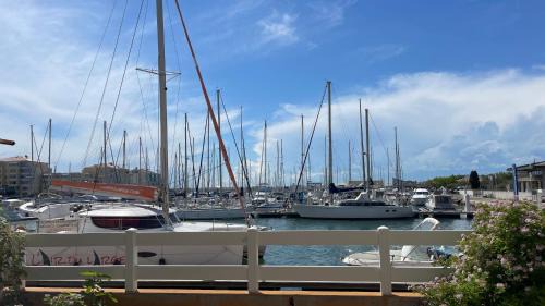 Frontignan Appartement | T2 cosy vue sur le port de plaisance