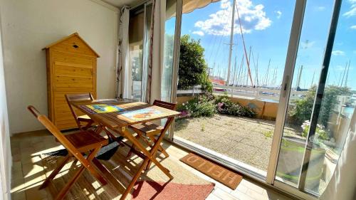 Frontignan Appartement | T2 cosy vue sur le port de plaisance