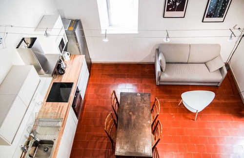 Cardet Appartement | T2 Duplex au Coeur D'un Domaine Équestre Verdoyant