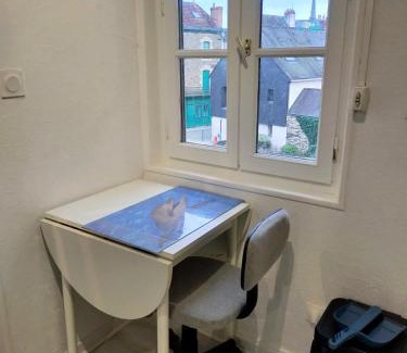 Vitre Appartement | T2 entre rivière et château centre Vitré