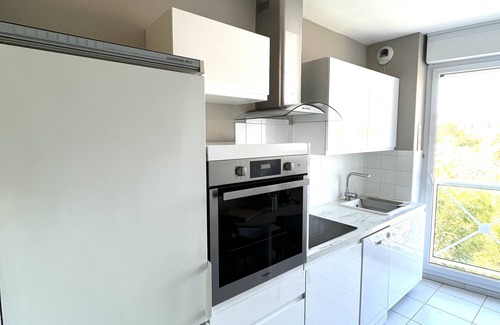 Sanary-sur-Mer Appartement | T2 ,standing,52m2 ,HYPERCENTRE SANARY,parking,clim,wifi,calme,vue dégagée.