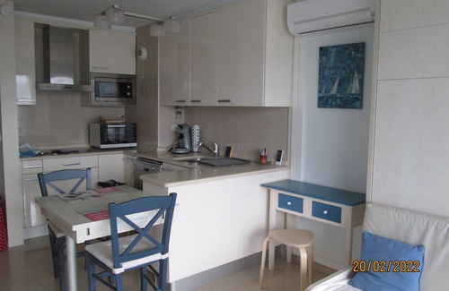 Hendaye Appartement | T2 MAGNIFIQUE VUE SUR LE PORT,PARKING,PLAGE à 100m,PISCINE, WIFI, THALASSO 50m