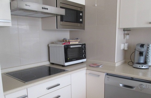 Hendaye Appartement | T2 MAGNIFIQUE VUE SUR LE PORT,PARKING,PLAGE à 100m,PISCINE, WIFI, THALASSO 50m