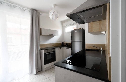 La Demi - Lune Appartement | T2 meublé avec parking tout compris coeur Tassin