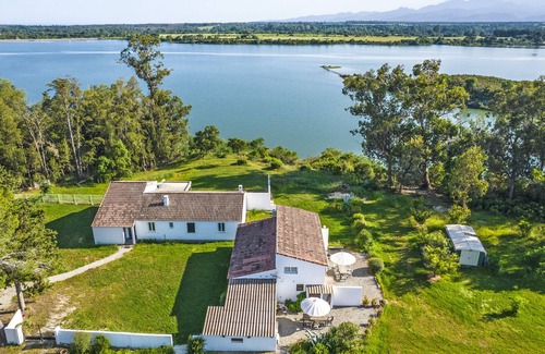 Aleria Appartement | T2, Pleine Nature, bord de lac, grand jardin, Plages à 7 km, Climatisation, WiFi